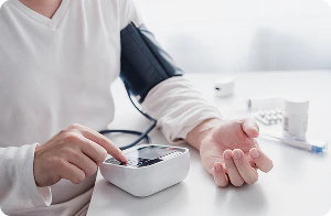 정기적 고혈압 체크