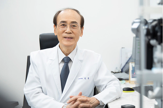 대학병원 망막 수술
700~800건 수술 집도